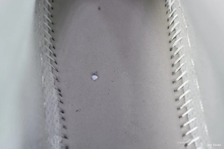 Low Jordan White - 1 DC9036-100 Camo 0110